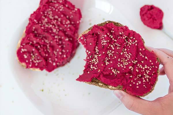 Super-Easy Rote Beete Hummus